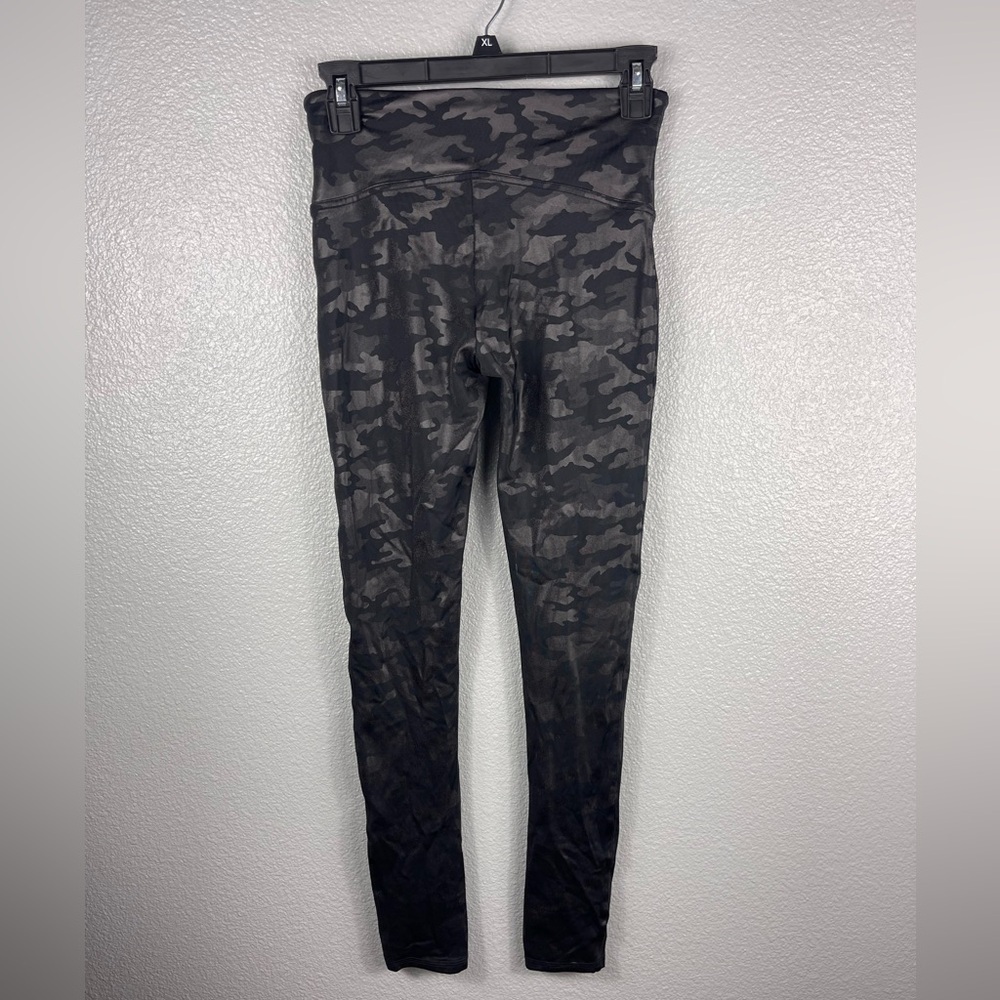 Spanx Faux Leather Camo-Print High Waisted Black Metallic Leggings Womens M - Picture 3 of 8